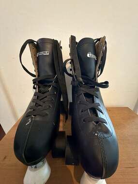 Chicago Skates 405 Men's Classic Black Quad Roller Skates Size 10